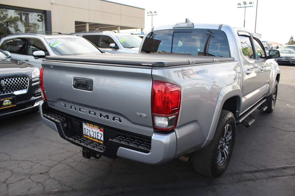 Used 2017 Toyota Tacoma TRD Sport RWD image 7