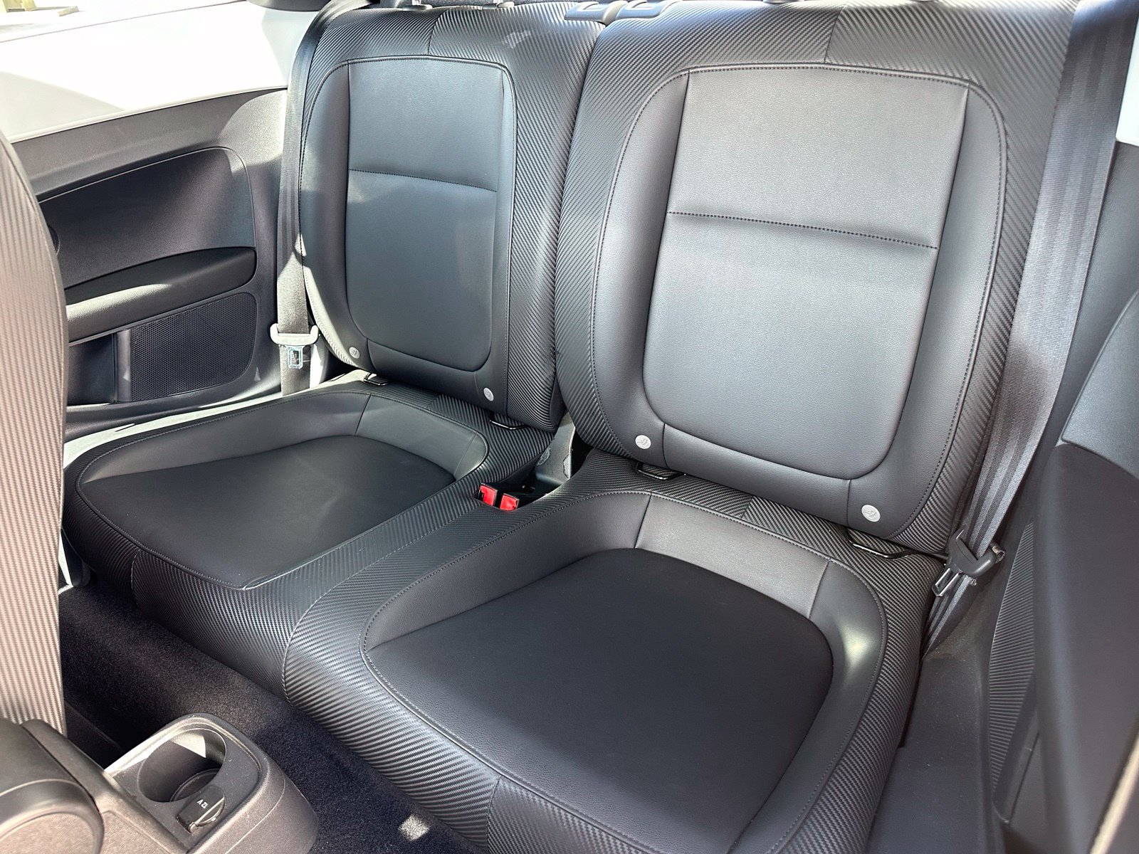 Used 2018 Volkswagen Beetle 2.0T SE FWD image 15