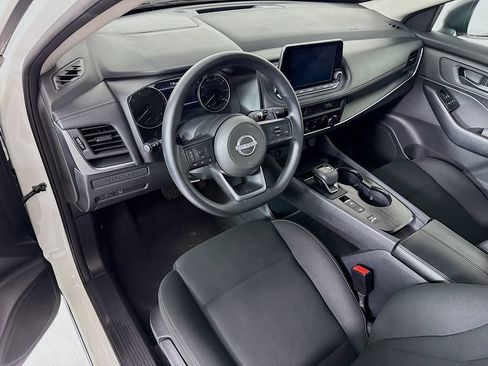 Used 2024 Nissan Rogue S FWD image 9