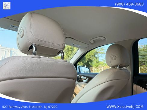 Used 2017 Mercedes-Benz GLC 300 4MATIC image 28