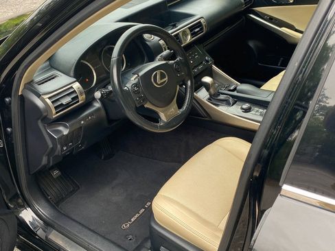 Used 2014 Lexus IS 350 w/ Navigation Package RWD image 10