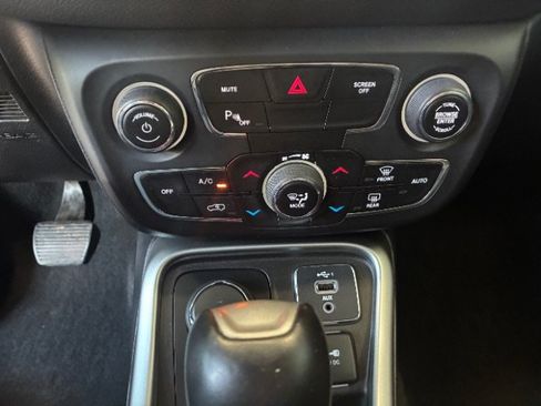 Used 2019 Jeep Compass High Altitude AWD/4WD image 24