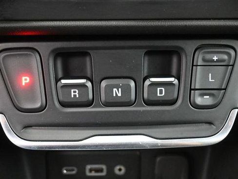 Used 2020 GMC Terrain SLE w/ Driver Convenience Package FWD image 24