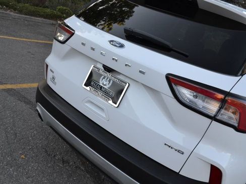 Used 2021 Ford Escape SE image 14