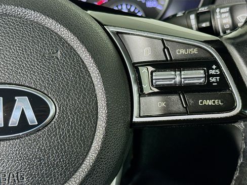 Used 2020 Kia Optima SE FWD image 13