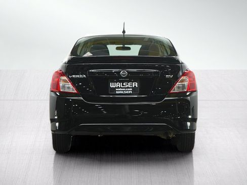 Used 2019 Nissan Versa SV FWD image 4