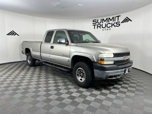Used 2002 Chevrolet Silverado 2500 LS w/ Snow Plow Prep Pkg AWD/4WD image 2