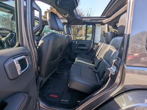 Used 2021 Jeep Wrangler Unlimited Sahara image 12