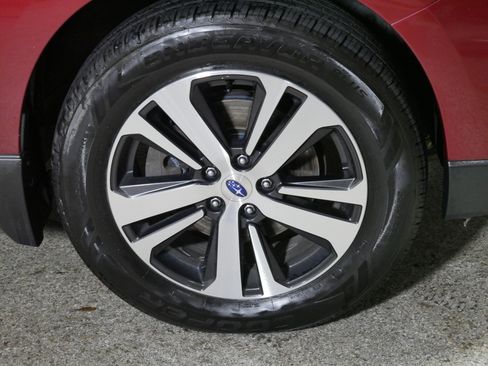 Used 2018 Subaru Outback 2.5i Limited AWD/4WD image 15