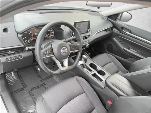 Used 2022 Nissan Altima 2.5 SV image 11