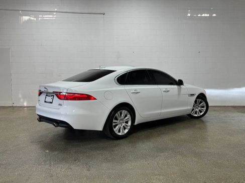Used 2017 Jaguar XF Premium AWD/4WD image 3