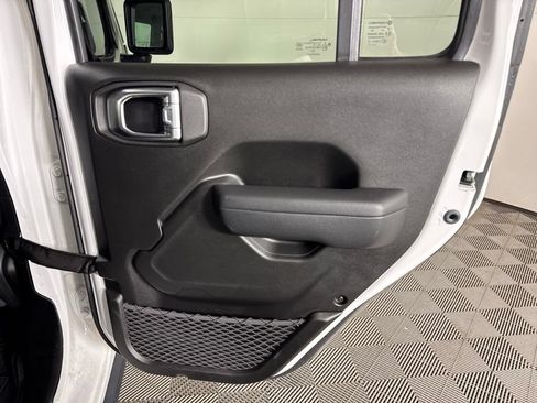 Certified 2024 Jeep Wrangler Unlimited AWD/4WD image 42