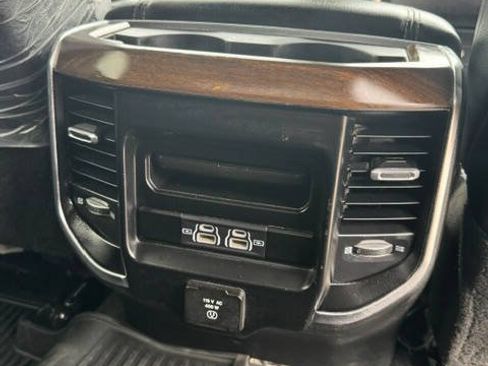 Used 2023 RAM 2500 Laramie AWD/4WD image 32