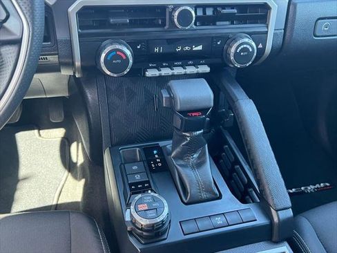 Certified 2024 Toyota Tacoma TRD Off-Road AWD/4WD image 21