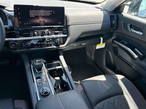 New 2026 Nissan Pathfinder Platinum AWD/4WD image 15