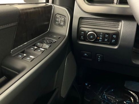 New 2026 Ford F250 Lariat w/ Black Appearance Package image 18