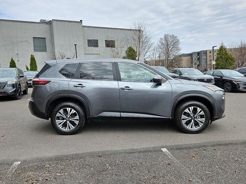 Certified 2022 Nissan Rogue SV image 7