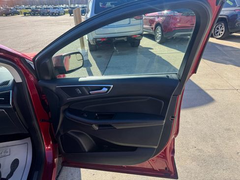 Used 2015 Ford Edge Titanium image 15