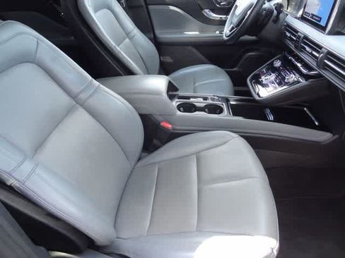 Used 2022 Lincoln Corsair AWD w/ Premium Package image 15