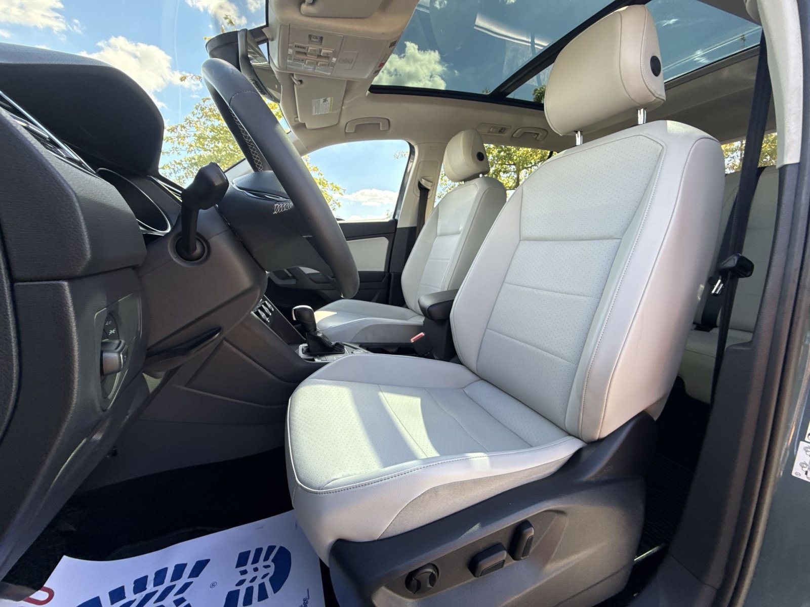 Used 2021 Volkswagen Tiguan SE AWD/4WD image 13