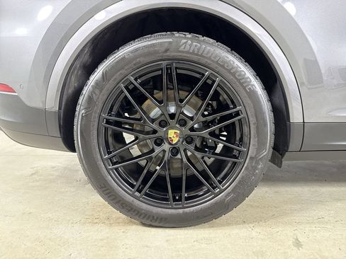 Certified 2024 Porsche Cayenne Coupe AWD/4WD image 16