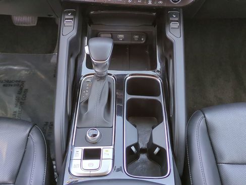 Used 2025 Kia Telluride S image 18