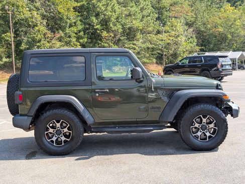 Used 2021 Jeep Wrangler Sport AWD/4WD image 10