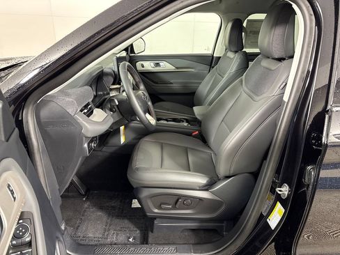 New 2026 Ford Explorer Active w/ Active Comfort Package RWD image 28