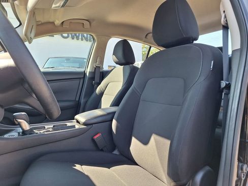 Used 2024 Nissan Sentra S image 22