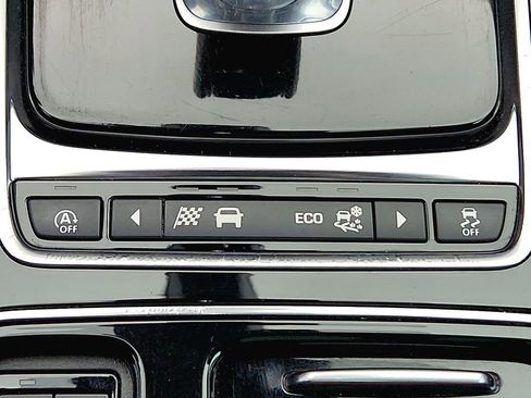 Used 2020 Jaguar F-PACE SVR image 39