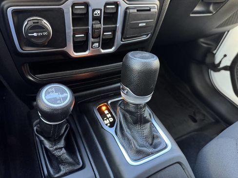 Used 2023 Jeep Wrangler Unlimited Willys image 16