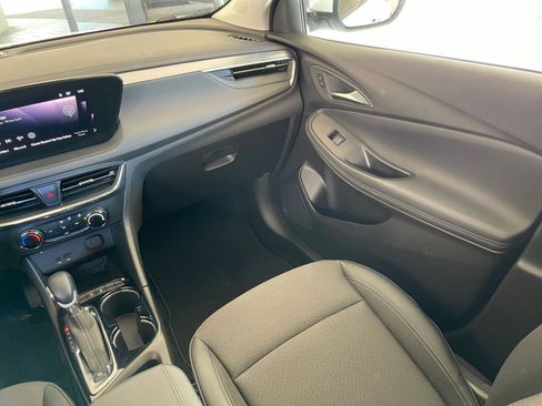 Used 2025 Buick Encore GX Preferred image 34