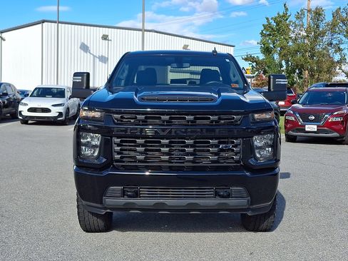 Used 2021 Chevrolet Silverado 2500 Custom w/ Custom Convenience Package image 2