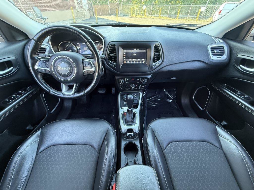 Used 2018 Jeep Compass Latitude w/ Popular Equipment Group AWD/4WD image 27