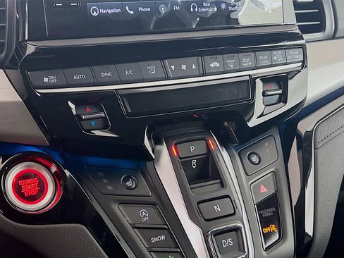 New 2026 Honda Odyssey Touring image 13