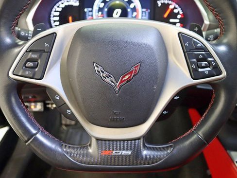 Used 2015 Chevrolet Corvette Z06 w/ 3LZ Preferred Equipment Group image 18