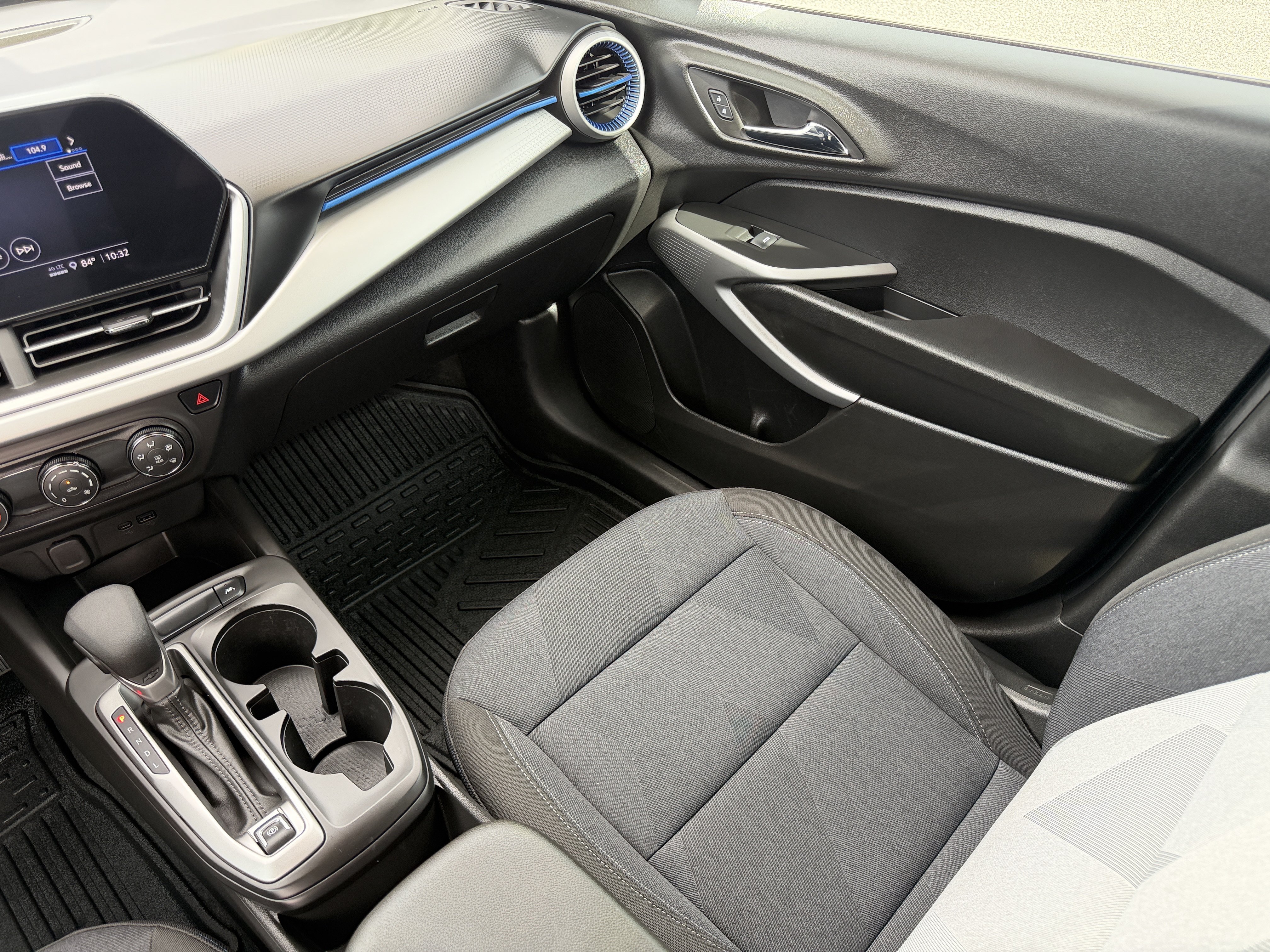 Certified 2024 Chevrolet Trax LS w/ Driver Confidence Package FWD image 16