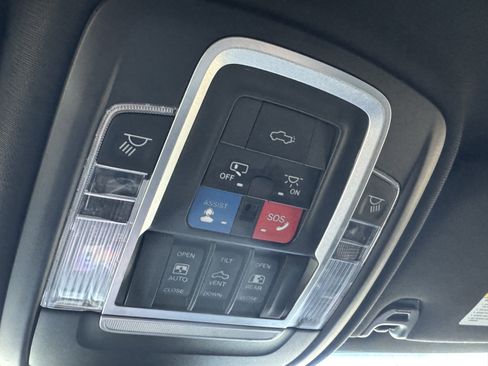 Used 2020 RAM 2500 Laramie image 32