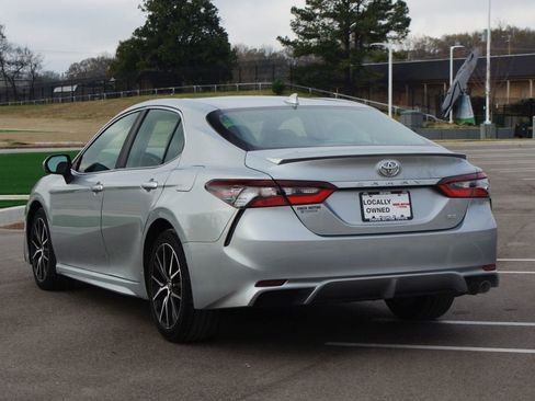 Used 2023 Toyota Camry SE image 13