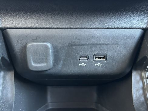 Used 2025 Chevrolet TrailBlazer LT AWD/4WD image 28