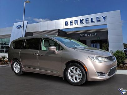 Used 2017 Chrysler Pacifica Touring-L Plus w/ Tire & Wheel Group