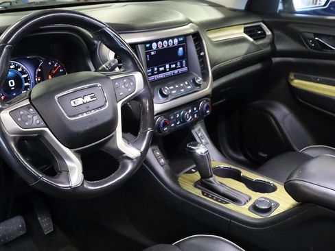 Used 2019 GMC Acadia Denali w/ Technology Package image 9
