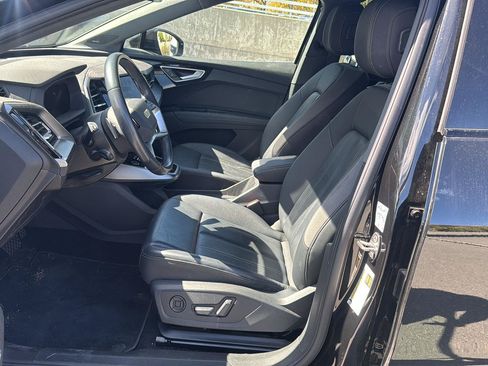 Used 2023 Audi Q4 e-tron Prestige w/ Black Optic Package AWD/4WD image 11