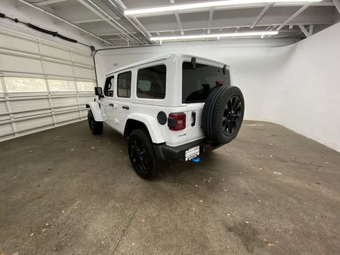 Used 2024 Jeep Wrangler Sahara image 4