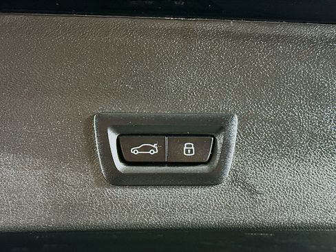 Used 2025 BMW X4 xDrive30i w/ Premium Package image 31