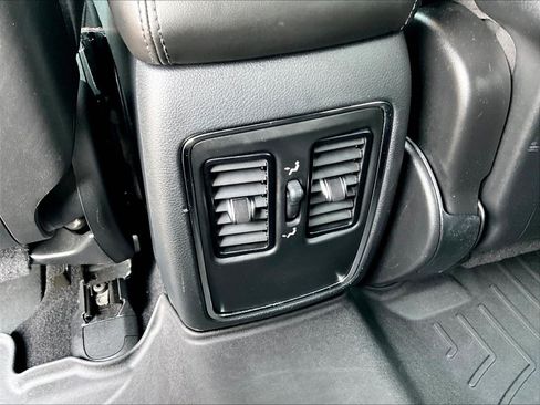 Used 2020 Jeep Grand Cherokee Laredo AWD/4WD image 10