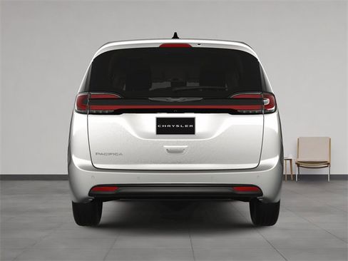 New 2024 Chrysler Pacifica Touring-L image 10
