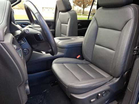 Used 2023 Chevrolet Tahoe LT w/ Luxury Package image 15