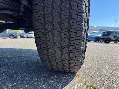 Used 2022 Toyota Tacoma TRD Off-Road AWD/4WD image 12