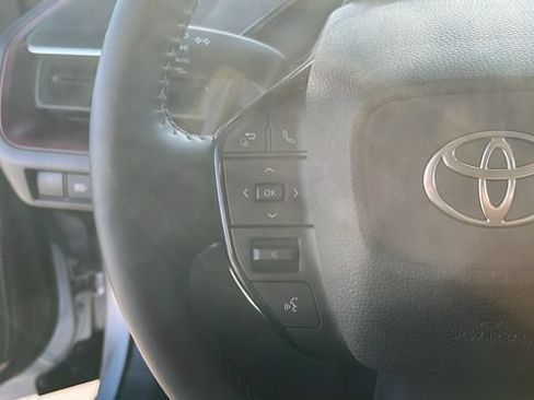 Used 2026 Toyota Prius Plug-In Hybrid FWD image 9